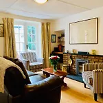 Maypole Cottages No 10 Broad Street Padstow