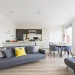 South Quay Penthouse - 2 Bed