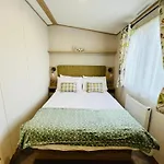3 Bedroom Caravan Mc34, Lower Hyde, Shanklin, Isle Of Wight
