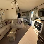 The Retreat 34, Central Heating, Pet Friendly, Wifi - Golden Palm Resort - Meadow Lakes Caravan & Lodge Hire