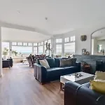 Lamorna Lodge