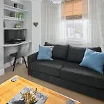 Host & Stay - Regency Square Apartment