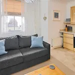 Host & Stay - Regency Square Apartment