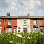 Large 3 Bedroom Sleeps-7/Gartson/Liverpool