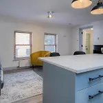Sandy Steps - 1 Bedroom Apartment - Tenby