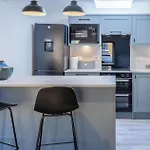 Sandy Steps - 1 Bedroom Apartment - Tenby