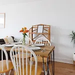 Sunny 1 Bedroom Apartment, Ocean House, East Wittering