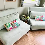 Kee Holiday Home Caravan