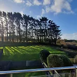 Very Spacious, Great Location. Castle And Sea View