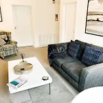 Willesden, Apartment 1, A Beautifully Furnished One Bedroomed Apartment In The Heart Of Llandudno