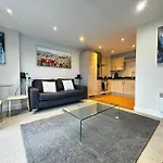 Beach Side Apt With Home Cinema