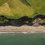 Y Nyth By Birch Stays , Sleeps 16 With A Hot Tub