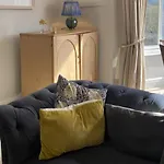 2 Bed Apartment Overlooking North Sands Beach