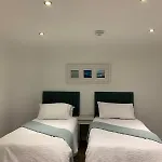 Treloyhan Lodge