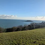 Peaceful Home In Looe With Stunning Views