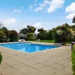 7 Goodrington Lodge