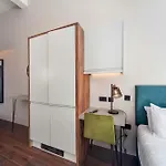 Luxury Central Hastings Studio Living