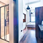 Central Hastings Luxury Studio Apartment