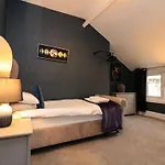 Sail Lodge