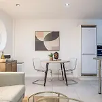 Central Belfast Apartments, Salisbury