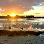 Marram Cottage - Well Equipped, Cosy, Home From Home, Next To Beach,