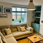 Sunshine Cottage