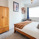 Host & Stay - By The Sea