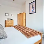 Host & Stay - By The Sea