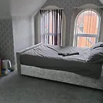 Lockshore Villa