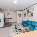Beautiful 2 Bedroom Flat With Sea View Rf5