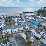 The Lanterns - 9 Bedroom - Sleeps 17 - Saundersfoot Village Centre