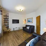 Cove Apartment - 3 Bed Sea View