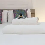 Host & Stay - Grafton Driftwood