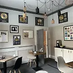 The Woodszz Guest House