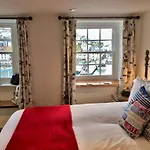Sampford Harbour Side Guest House