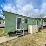 Lovely 8 Berth Caravan At Highfield Grange Holiday Park Ref 26504O