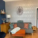 Beautiful First Floor Apartment - 4 Orme Rise, Llandudno