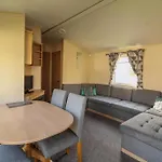 Lovely 8 Berth Caravan Nearby Scratby Beach In Norfolk Ref 50021F