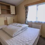 Lovely 8 Berth Caravan Nearby Scratby Beach In Norfolk Ref 50021F