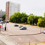 Urban Stylish Apartment - Southend Stays
