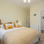 5 Sunny Cove - Direct Beach Access Sea Views