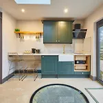 Host & Stay - The Churchside Well