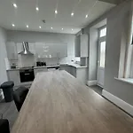 New Central 5 Bedroom House
