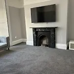 Stylish 2 Bedroom Maisonette