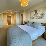 Bay View, Luxury House, Sleeps 6 Adults 3 Children
