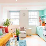 The Courtyard Suite By Margate Suites