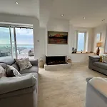 Ravenspoint Road-Sea Views-Sleeps7- En-Suite