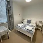 Lovely Seafront 2 Bedroom Apartment 4