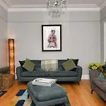 Rydal House - Central Location And Stylish Interiors