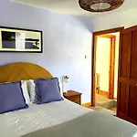 Charming 2Br Cottage In Devon | Fully Equipped & Cosy Retreat
